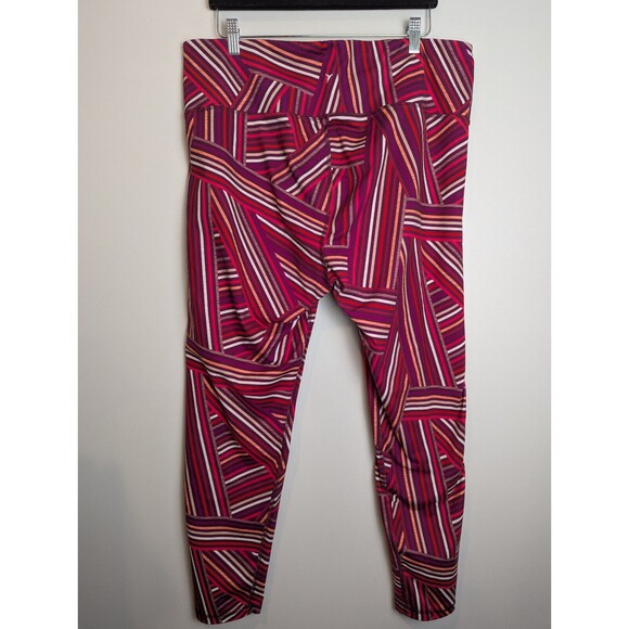 Old Navy Women's Active Leggings Go Dry Size XXL Pink Geometric Stripe Stretch - Picture 2 of 7